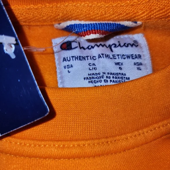 Champion Sweatshirt New With Tags . Size Large - Picture 4 of 4